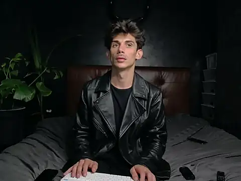 Snapshot of DanielCrush1 chatting on September 26, 9:32 pm DanielCrush1 online show from September 26, 9:32 pm