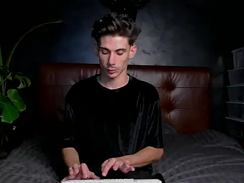 Snapshot of DanielCrush1 chatting on October 3, 6:42 pm DanielCrush1 online show from October 3, 6:42 pm