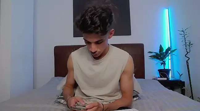 Snapshot of DanielCrush1 chatting on March 19, 4:45 pm DanielCrush1 online show from March 19, 4:45 pm