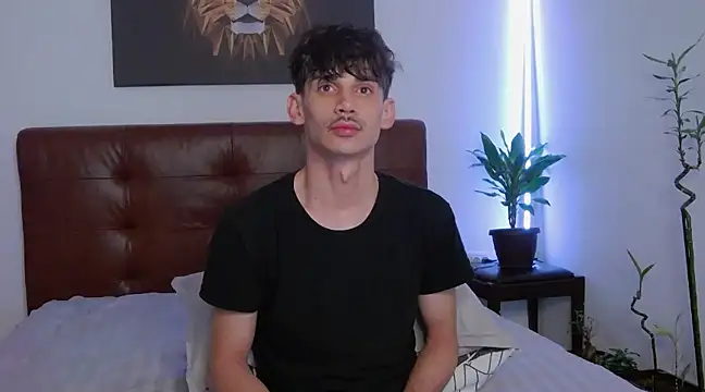 Snapshot of DanielCrush1 chatting on February 14, 4:04 am DanielCrush1 online show from February 14, 4:04 am