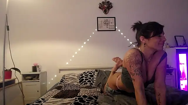 Orchideaxx online show from March 24, 2:33 am