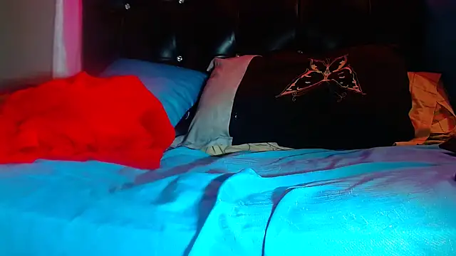 Queenofthenightx online show from November 12, 5:00 am