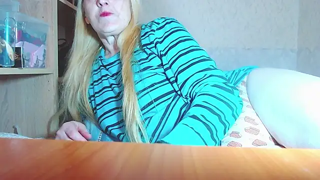 MadamBombShell online show from December 20, 3:42 am