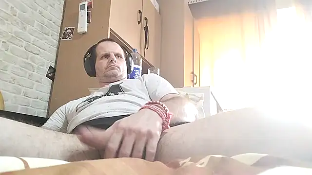 Snapshot of pussyjuicelover38 chatting on March 3, 12:06 pm pussyjuicelover38 online show from March 3, 12:06 pm