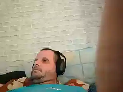 Snapshot of pussyjuicelover38 chatting on December 29, 7:06 am pussyjuicelover38 online show from December 29, 7:06 am