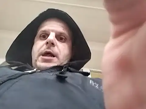 Snapshot of pussyjuicelover38 chatting on December 11, 6:04 am pussyjuicelover38 online show from December 11, 6:04 am