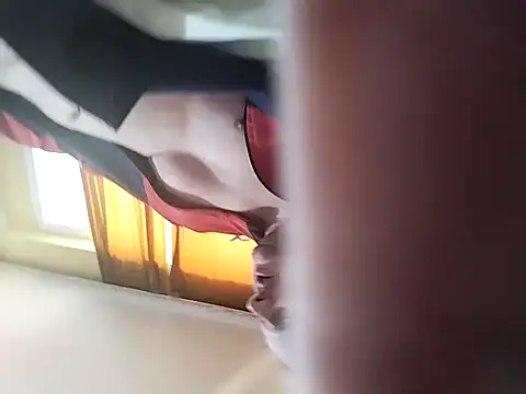 Snapshot of pussyjuicelover38 chatting on December 18, 1:45 pm pussyjuicelover38 online show from December 18, 1:45 pm