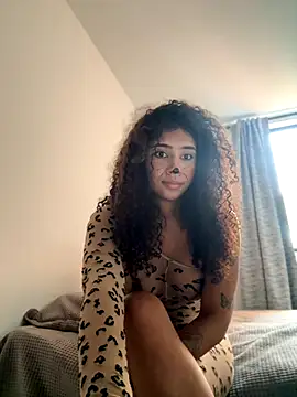 stormyy  online show from October 15, 9:45 pm