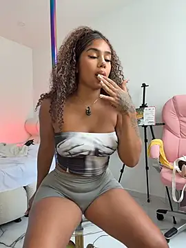 stormyy  online show from February 6, 7:21 pm