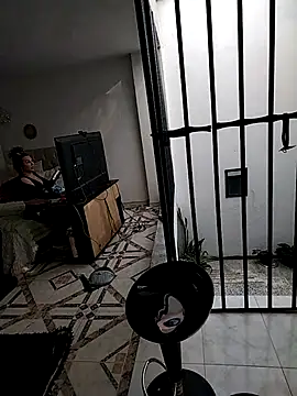 Myrnasexxx online show from April 9, 10:27 pm