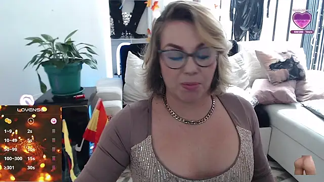 Snapshot of Myrnasexxx chatting on February 9, 6:58 pm Myrnasexxx online show from February 9, 6:58 pm