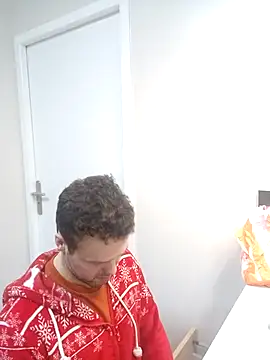 Snapshot of antoinepassion chatting on February 23, 5:29 pm antoinepassion online show from February 23, 5:29 pm