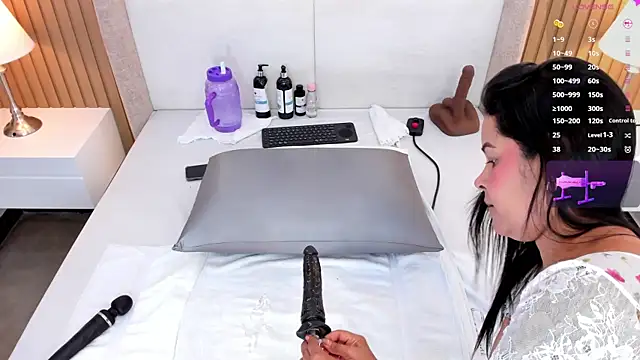 bounce katty online show from October 28, 8:19 pm