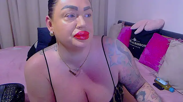 BustyVicky online show from March 15, 9:55 pm