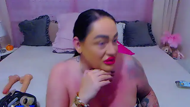 BustyVicky online show from October 4, 10:00 pm