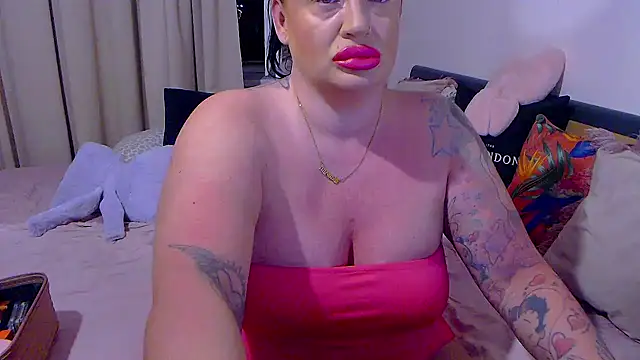 BustyVicky online show from June 3, 8:57 pm