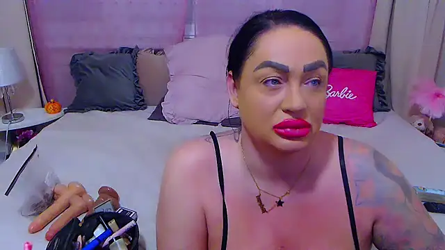 BustyVicky online show from October 3, 10:00 pm