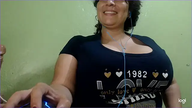 Snapshot of Kosem4 chatting on February 8, 2:26 am Kosem4 online show from February 8, 2:26 am