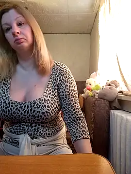 BustyBlond online show from April 5, 3:46 am