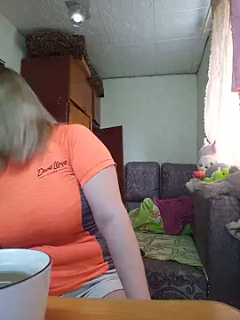 BustyBlond online show from May 14, 4:31 am