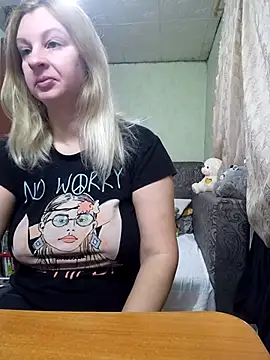 BustyBlond online show from November 25, 4:46 am