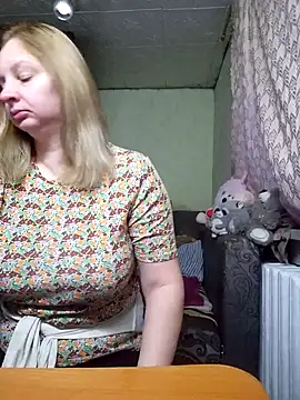 BustyBlond online show from April 12, 2:59 am