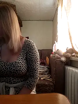 BustyBlond online show from April 7, 4:14 am