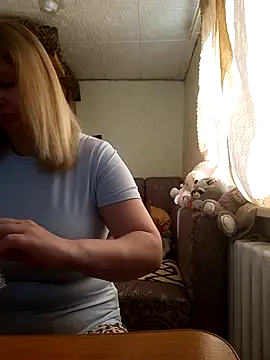 BustyBlond online show from April 22, 4:30 am