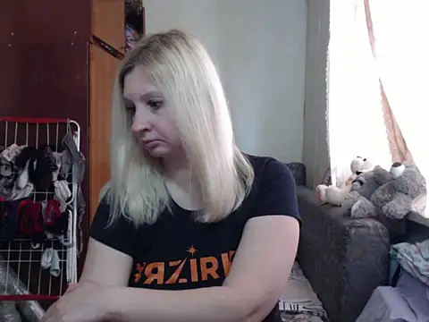 BustyBlond online show from February 27, 10:11 am