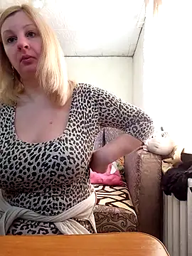 BustyBlond online show from March 15, 6:31 am