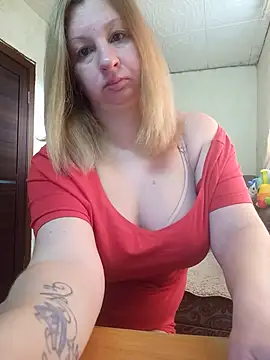 Snapshot of BustyBlond chatting on July 11, 4:02 am BustyBlond online show from July 11, 4:02 am