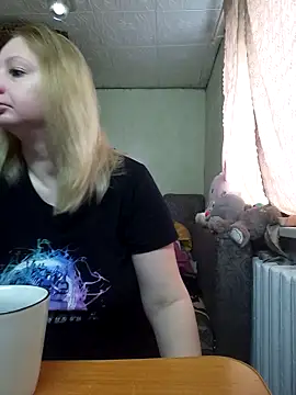 BustyBlond online show from April 19, 4:02 am