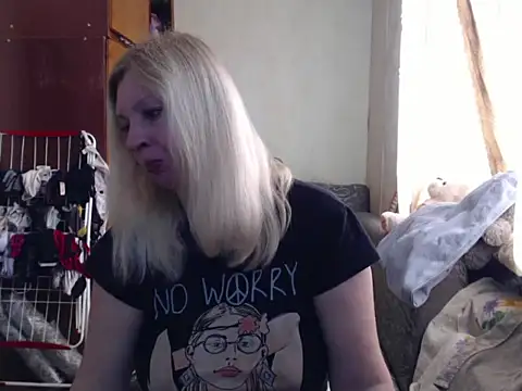 BustyBlond online show from March 19, 5:52 am