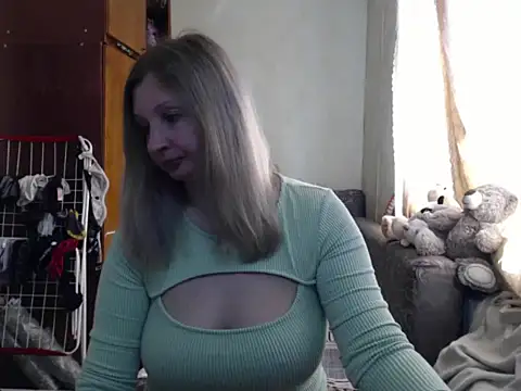 BustyBlond online show from March 22, 7:25 am