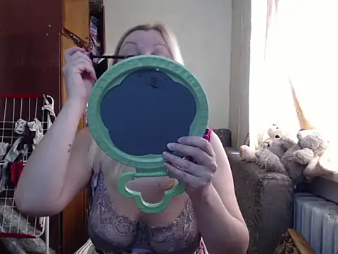 BustyBlond online show from March 14, 5:59 am