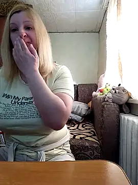 BustyBlond online show from March 24, 5:29 am