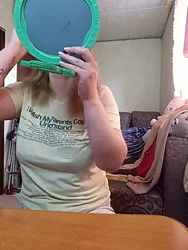 Snapshot of BustyBlond chatting on June 7, 5:12 am BustyBlond online show from June 7, 5:12 am