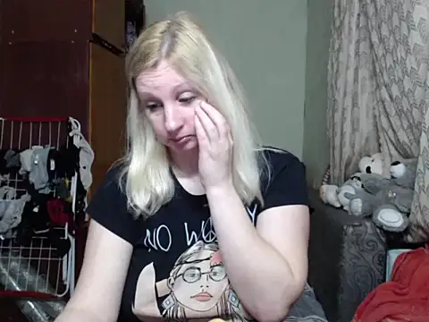 BustyBlond online show from March 19, 6:01 pm