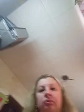 Snapshot of BustyBlond chatting on July 9, 4:24 am BustyBlond online show from July 9, 4:24 am