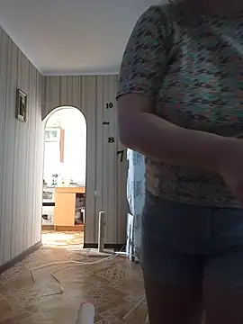 Snapshot of BustyBlond chatting on July 1, 5:41 am BustyBlond online show from July 1, 5:41 am