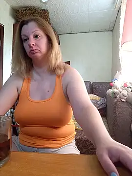 Snapshot of BustyBlond chatting on June 25, 3:59 am BustyBlond online show from June 25, 3:59 am