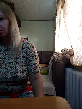 BustyBlond online show from October 23, 5:06 am