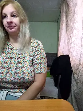 BustyBlond online show from October 13, 4:14 am