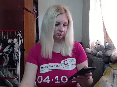 BustyBlond online show from March 12, 9:55 am