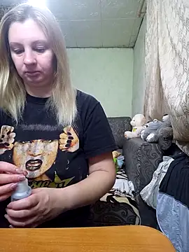 BustyBlond online show from January 6, 4:49 am