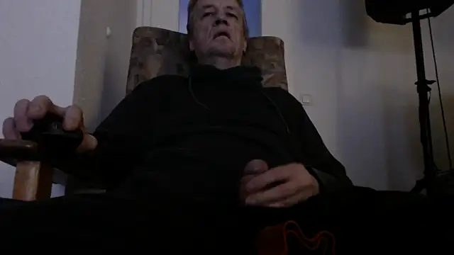 Cordt27 online show from December 16, 5:28 pm