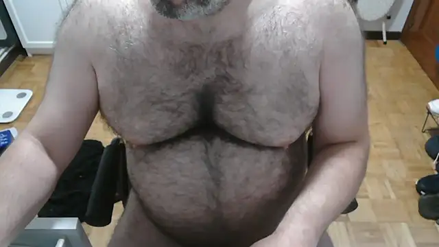 Snapshot of mikeyhotbear chatting on July 18, 3:59 am mikeyhotbear online show from July 18, 3:59 am