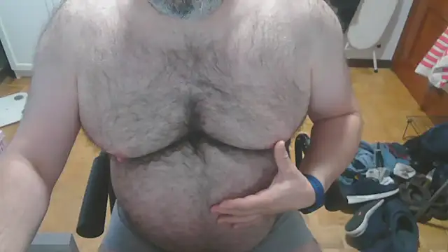 mikeyhotbear online show from June 4, 5:01 am