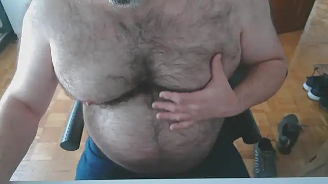 mikeyhotbear online show from November 4, 10:08 am