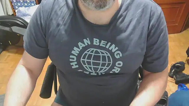mikeyhotbear online show from September 29, 6:09 am